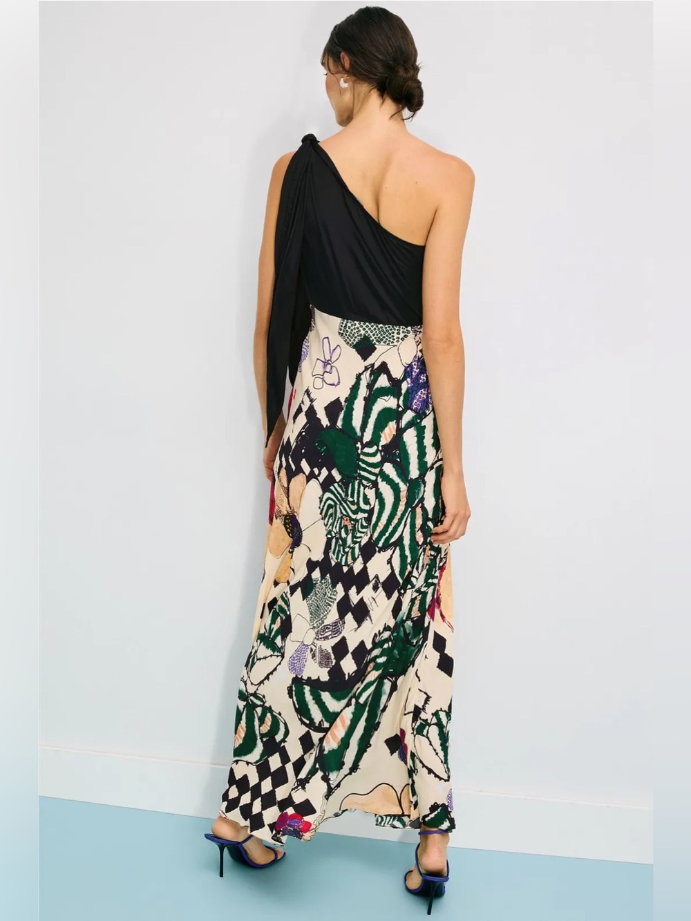 *Flawed RTR Saaksha & Kinni Sylvia Printed Gown (0346) - Picture 3 of 11